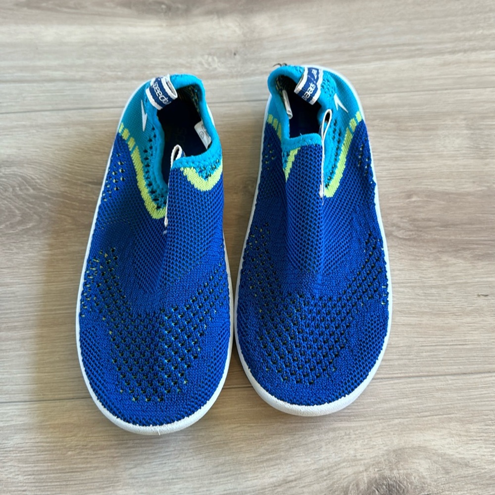 Speedo water socks